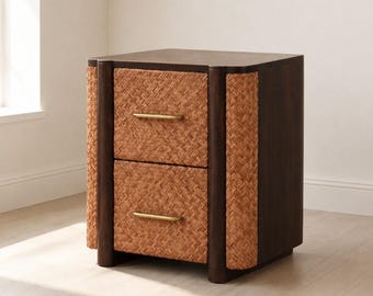 Mobile contenitore, in legno massello di mango, con frontale in canna, stile giapponese di metà secolo.