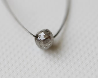 4.5-5 mm Diamant Perle, 1 mm Großloch Diamant Perle grau funkelnde facettierte lose Diamant Rondelle Perle für Anhänger Lochgröße 1 mm - PDD560