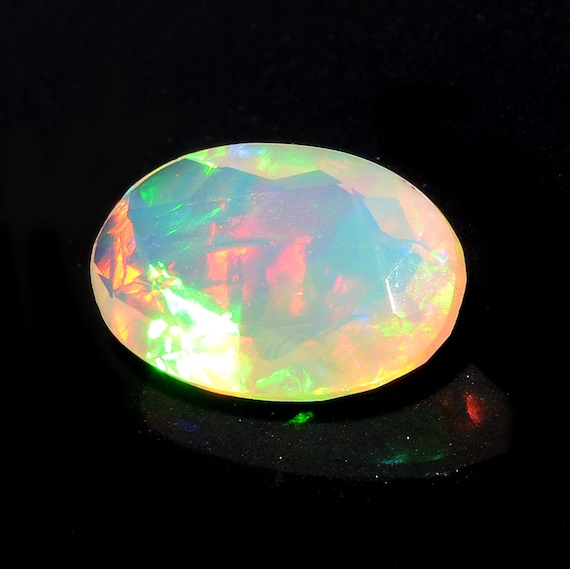 Opal oval outlet