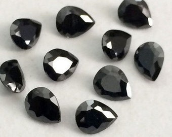 Zircone cubico nero da 5 x 7 mm, zircone sfuso a taglio pera, zircone sfaccettato, diamanti CZ neri, CZ per gioielli (opzioni da 25 a 100 pezzi) - Pgpa72