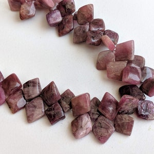 9-11 mm zeldzame roze toermalijn fancy vliegervorm kralen, natuurlijke roze toermalijn ruwe diamantvorm ontwerper voor ketting (4IN tot 8IN opties)