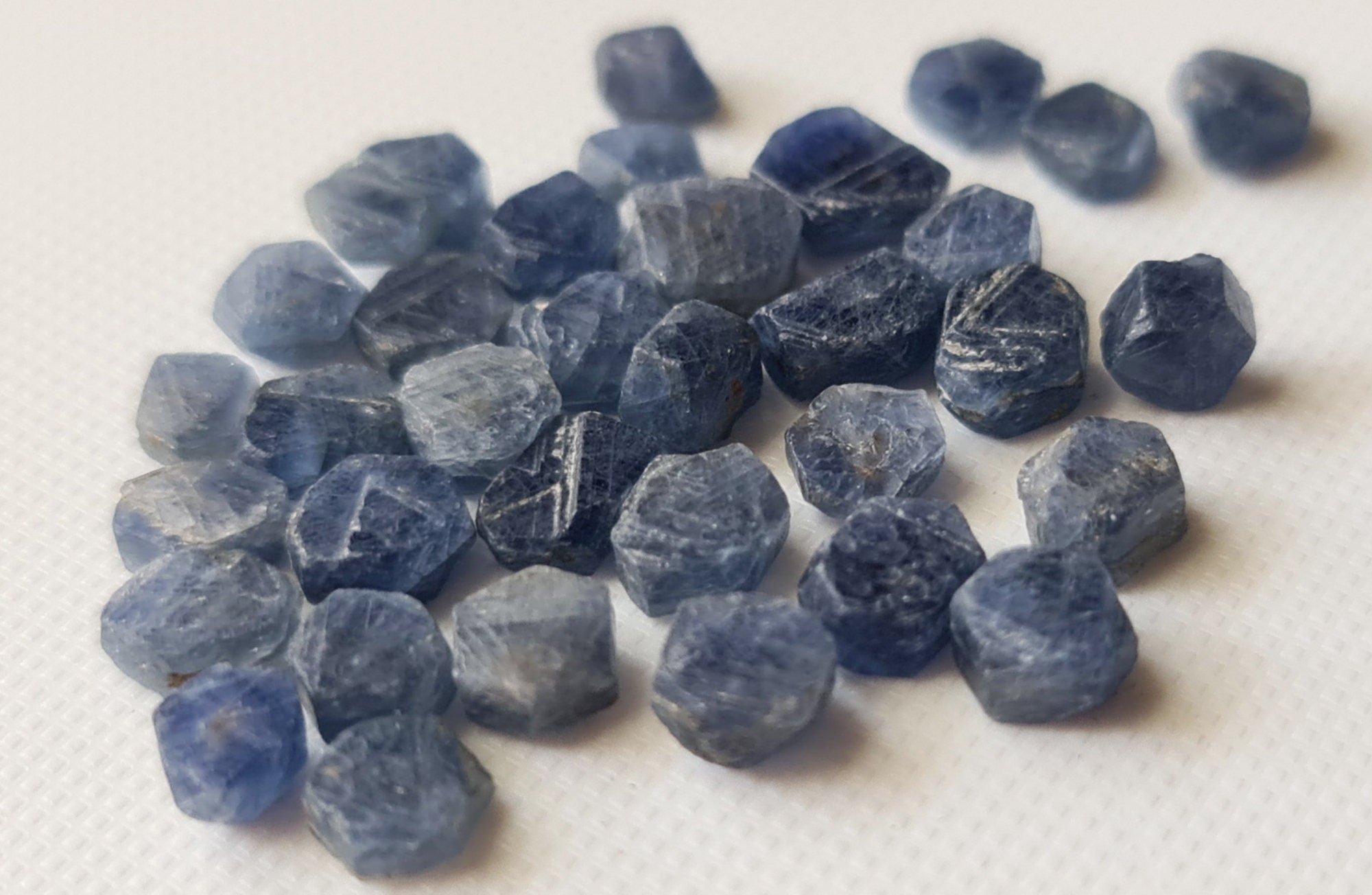 Natural Blue Sapphire Rough, Un Drilled Raw Sapphire for Jewelry