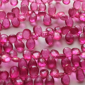 Perle di quarzo sfaccettato di cristallo rivestito di colore rosa caldo da 7x10mm a 8x11mm, pera sfaccettata di cristallo di quarzo, 10 pezzi di quarzo di cristallo per gioielli