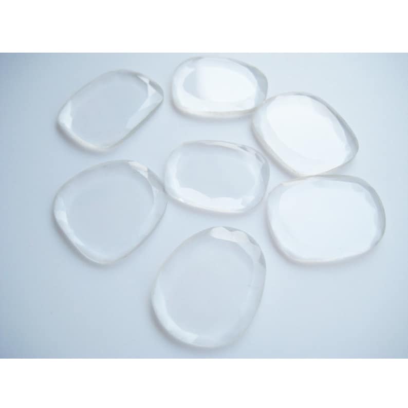 May include: Seven clear, smooth, oval-shaped silicone makeup sponges.