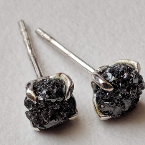 5 mm schwarze Rohdiamant Ohrstecker, 2 gepaarte schwarze Rohdiamant Ohrstecker, 925 Sterling Silber Rohdiamant Ohrringe Fassung - PPD566