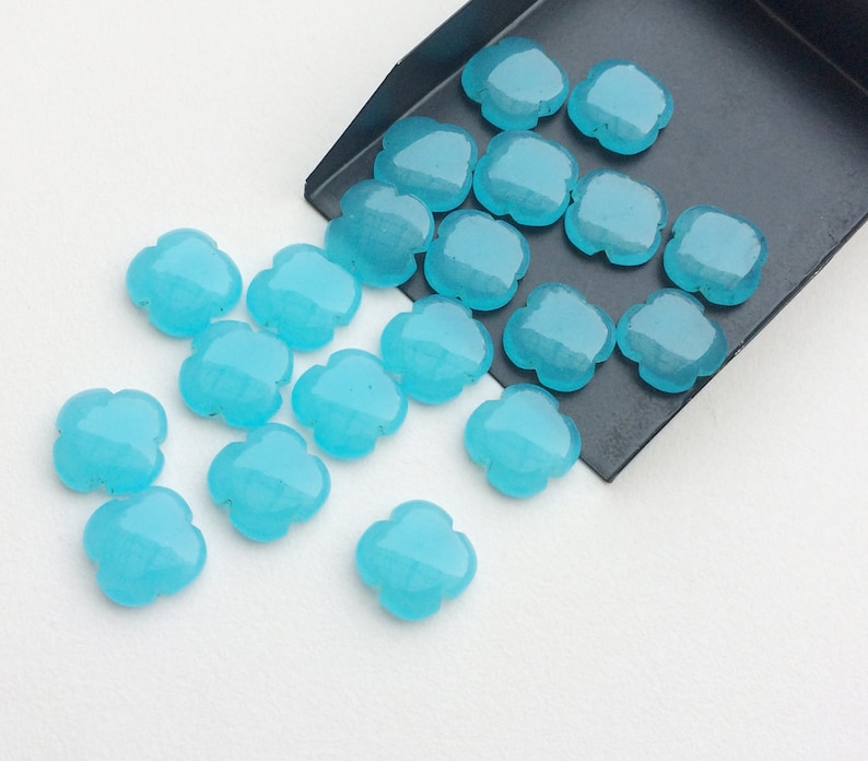 KS3194 Flat Plain Stones 5 Pcs Blue Chalcedony Fancy Floral Cabochons Blue Chalcedony Clover Shape Loose Blue Floral Gems 15mm