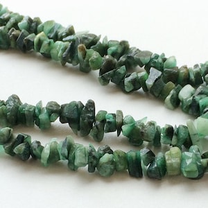 6-8mm Emerald Chips, Emerald Green Beads, Raw Emerald Chips, Emerald Green Gems, Emerald For Necklace, 32 Inch (1Strand To 5Strand Options)