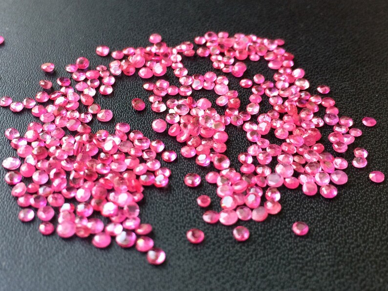 thumbnail image 2 of 10-Piece Set Of 2.5mm Round Cut Man-Made AAA Grade Ruby Gemstones 2 of 6