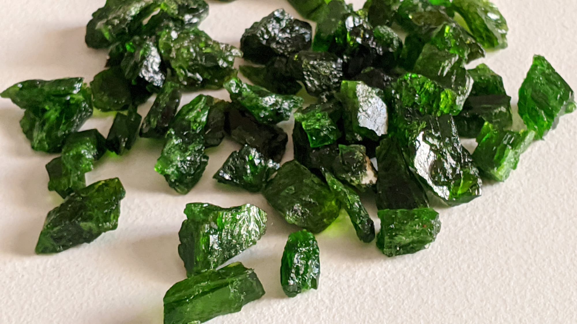 Lot of 6 Chrome Diopside Gemstones Lot of 6 Chrome Diopside Gemstones