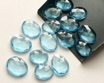 Cabochons plats en quartz hydrohydrique de couleur topaze bleue, 13 x 17 mm - 15 x 19 mm, taille rose, gemmes en vrac de couleur bleu suisse pour bijoux (options de 5 à 10 pièces)