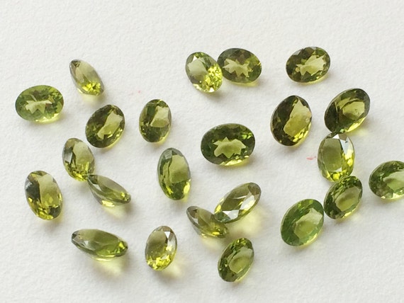 Vente en gros gros gros de 16 pièces, 9 Lot de Cabochon de Ctw péridot, ovale coupé péridot à facettes, perles en vrac péridot 8-9mm, perles vertes 149a76 Vente en gros gros gros de 16 pièces, 9 Lot de Cabochon de Ctw péridot, ovale coupé péridot à facettes, perles en vrac péridot 8-9mm, perles vertes 149a76