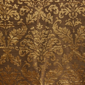 Modern Damask Pattern Golden Shine Effect Cream Upholstery Furnishing Fabric Modern Damask Pattern Golden Shine Effect Cream Upholstery Furnishing Fabric