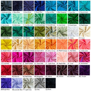 Puede incluir: Una tabla de 53 muestras de tela diferentes, cada una con un número y un nombre de color. Las muestras están dispuestas en filas y columnas, y los colores van del azul oscuro al rosa claro.