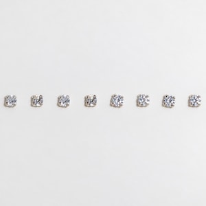 Mini 2 mm CZ-örhängen, 999 fint silver, inga separata bakstycken behövs