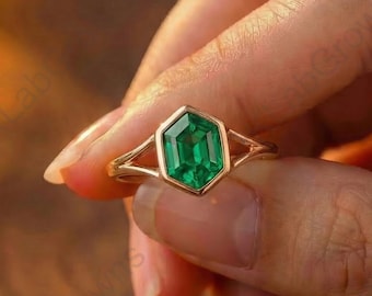 Green Hexagon Cut Emerald Bridal Ring, Split Shank Gold Ring, 14K Solid Yellow Gold Anniversary Ring, Bezel Setting Elegant Wedding Ring.