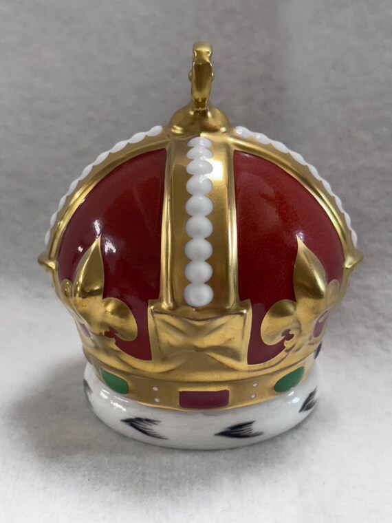 希少王冠 置物 ペーパーウェイト エリザベス女王100歳記念 金彩