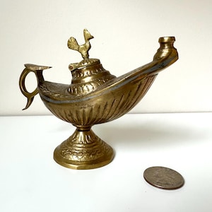 VTG Brass Aladdin Genie Lamp