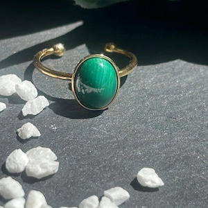 Oval malachite ring – Thémis | Stainless steel jewelry | Natural stone protection & transformation | Green energy gift for women