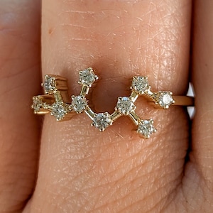 Bague constellation en diamants personnalisée • Cadeau pour la fête des Mères • Bijoux du zodiaque personnalisés • Or massif 14 carats et 18 carats et platine • Fabriquée aux États-Unis