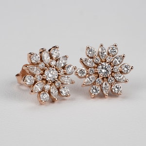 Aros con forma de flor de inspiración antigua con diamantes en racimo: oro rosa, amarillo, blanco o platino de 14 k. Joyas para bodas
