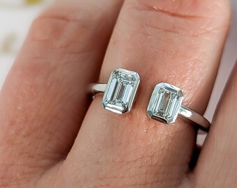 Smaragd geslepen diamanten ring met twee stenen - Solvi by Sevgi Jewelry - moderne ring set Toi Et Moi ring - verkrijgbaar in 14k, 18k goud en platina