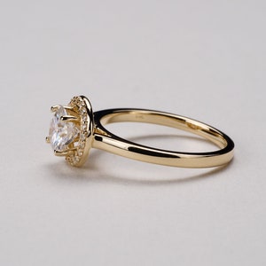 Cathedral Diamond Halo Engagement Ring. Available in 14k, 18k Gold, Platinum. Fully customizable. Made in U.S.A zdjęcie 2