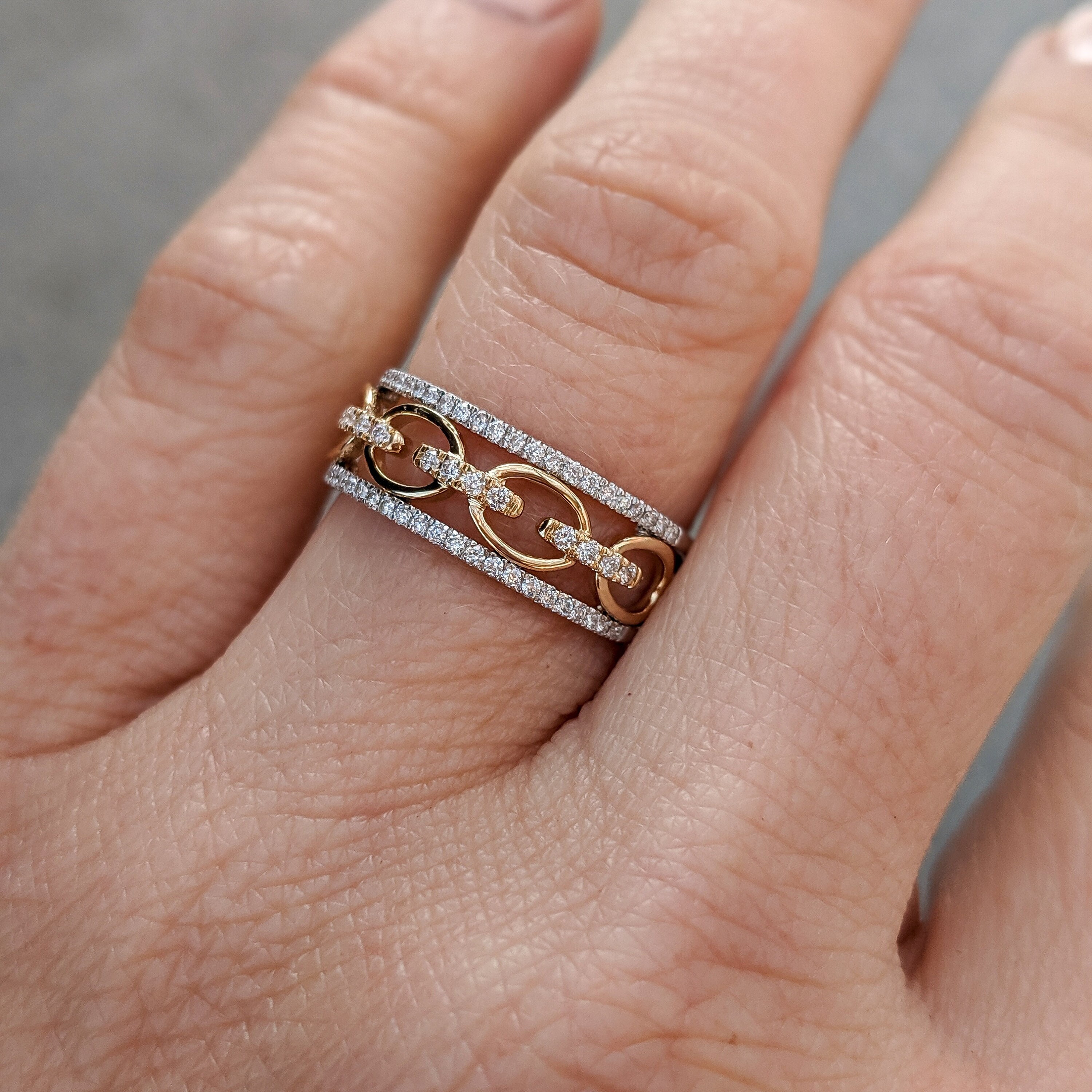 ツートンカラーのダイヤモンドリンクリング - 完全にカスタマイズ可能  