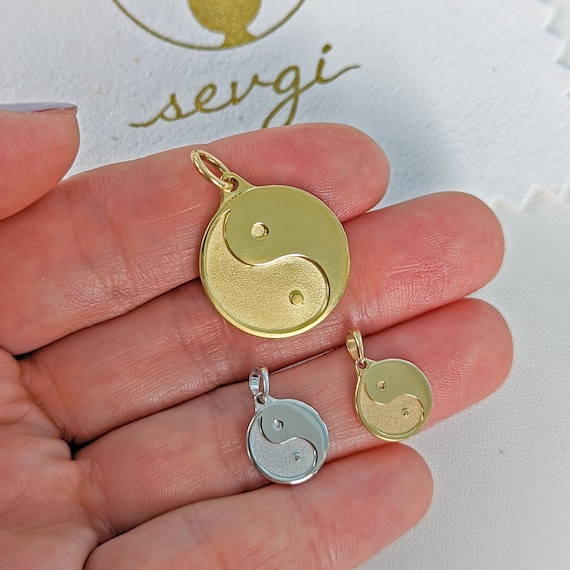 Solid gold hotsell yin yang pendant