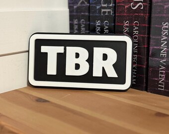 TBR Bookshelf Sign: Black & White Bookish Decor - To Be Read Bookish Gift For Readers - Monochrome Plaque For Bookshelves