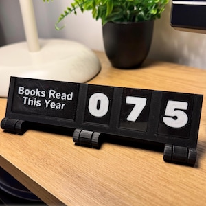 Annual Books Read Tracker, Books In My Library Counter - Bookish Gift - Present Idea For Book Lover - Books Read Sign