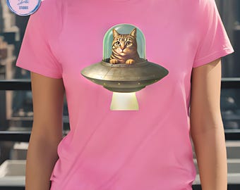 UFO Cat T-Shirt: Women's Funny Alien Graphic Tee