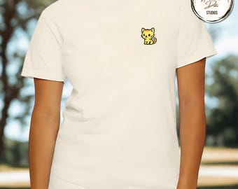 刺繍ポケットキャットTシャツ：ユニセックスコットングラフィックTシャツ
