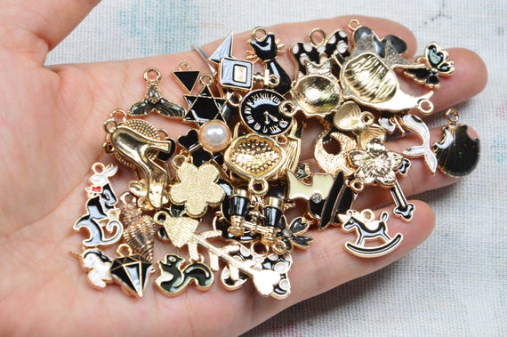 10pcs Random Mixed Alloy Metal Drop Oil Charms Vintage Gold Beads