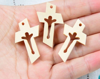 50 Pendentifs Croix En Bois Naturel – Idéal Pour Créer Bijoux, Bracelets, Porte-clés. Percés, Légers, Lisses.