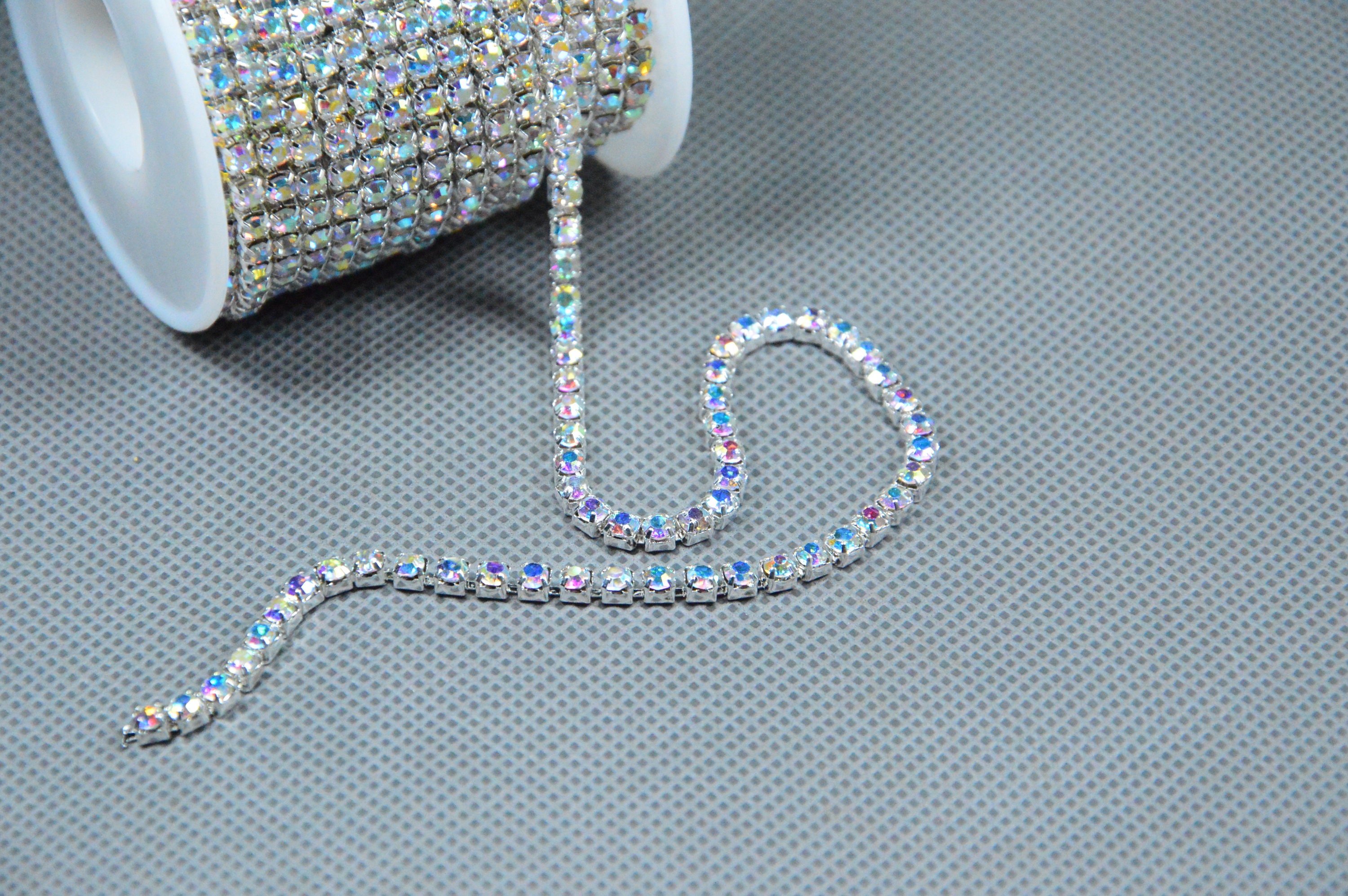 Crystal Rhinestone with Gold Chain for Sewing and Crafts, 5 Rows (4 mm, 3 Yards)