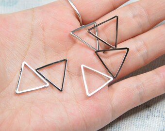 Triangle en laiton plaqué or véritable, breloques triangle K blanc, artisanat de bijoux géométriques, 10 pièces/50 pièces x 20mm