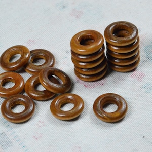 20pcs/50pcs x 20mm brown wooden circles, Mini wood circle charms, round wood ring connector