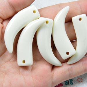 20 pcs ivory curved sharp plastic animal teeth charms 17x43mm
