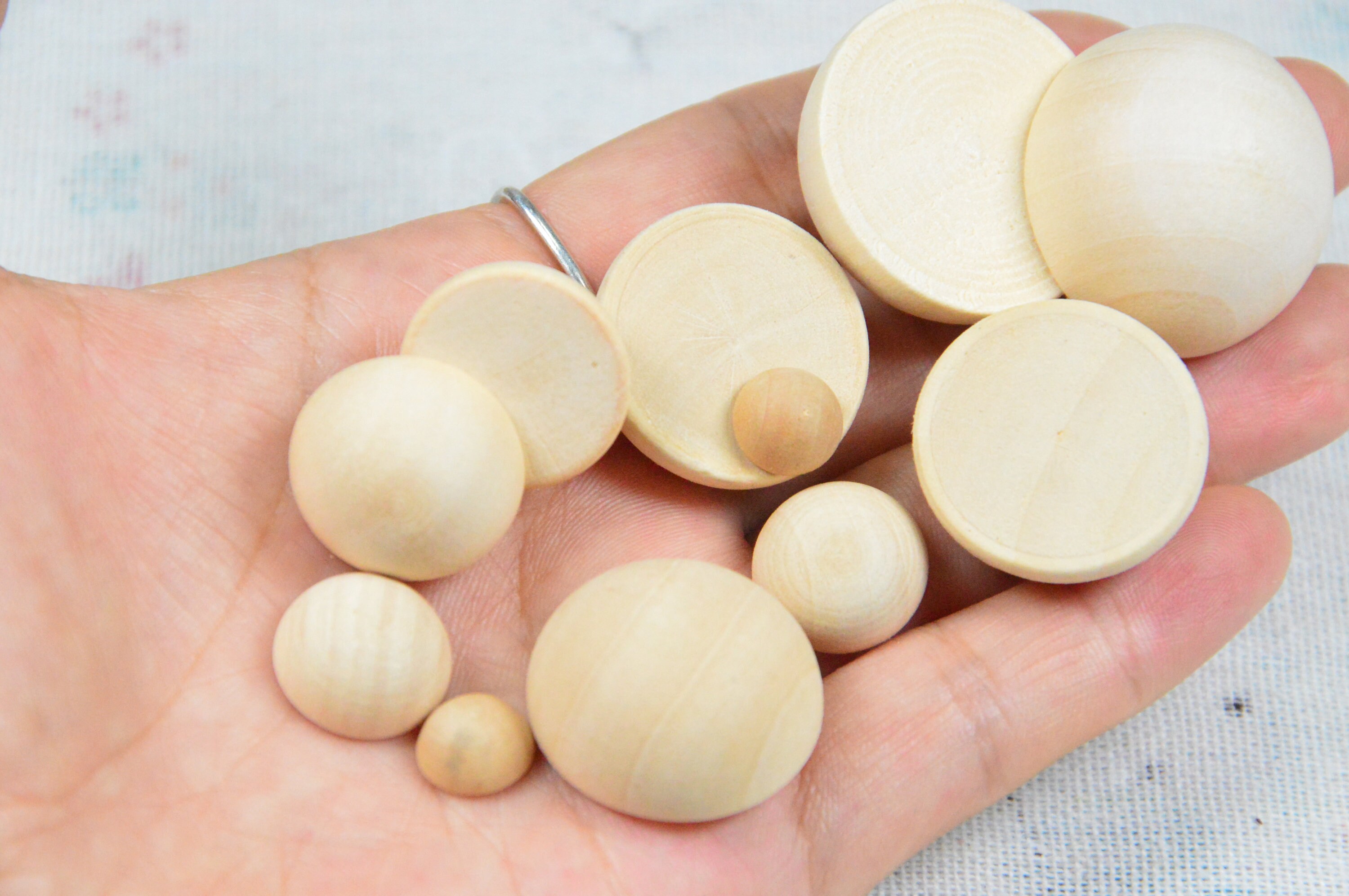 PATIKIL 100 Holzperlen Halb – 25mm, Naturbraun, Zum Basteln & Dekorieren