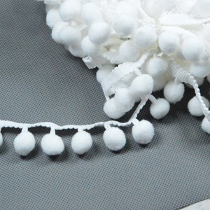 15mm White Pom Pom trim, PomPom ball fringe trim, Pom Pom ball fringe ribbon border sewing trim, sell by the yard