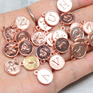 Großverkauf Rose gold runde Buchstaben Charms, Legierung Anfangsbuchstaben Disc Perlen, doppelseitige Alphabet Buchstaben 12mm