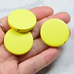 20pcs/50pcs Yellow wooden discs, yellow painted flat round wooden beads 30mm