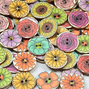 Bottoni di legno di fiori grandi 50PCS, bottoni rotondi dipinti di rosa da 25 mm