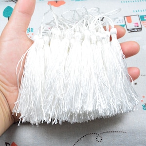 100 pcs 3&#39;&#39; White silk tassels with 2&#39;&#39; cord, tassels for bracelets