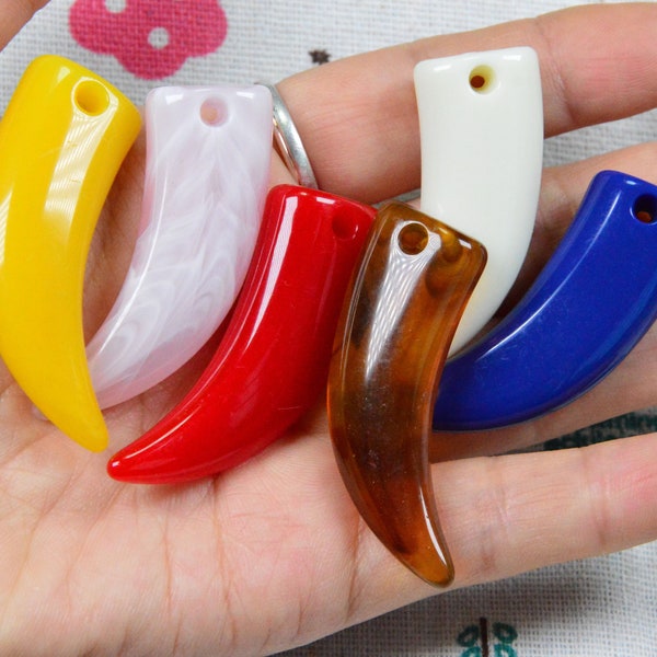 20pcs assorted color curved sharp plastic animal teeth pendants plastic fang charms 17x43mm