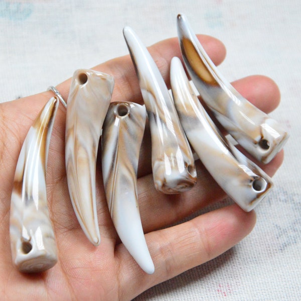 20 pcs brown marbled beige sharp plastic animal teeth pendant, plastic fangs tusk charms, plastic horn charms 14x55mm