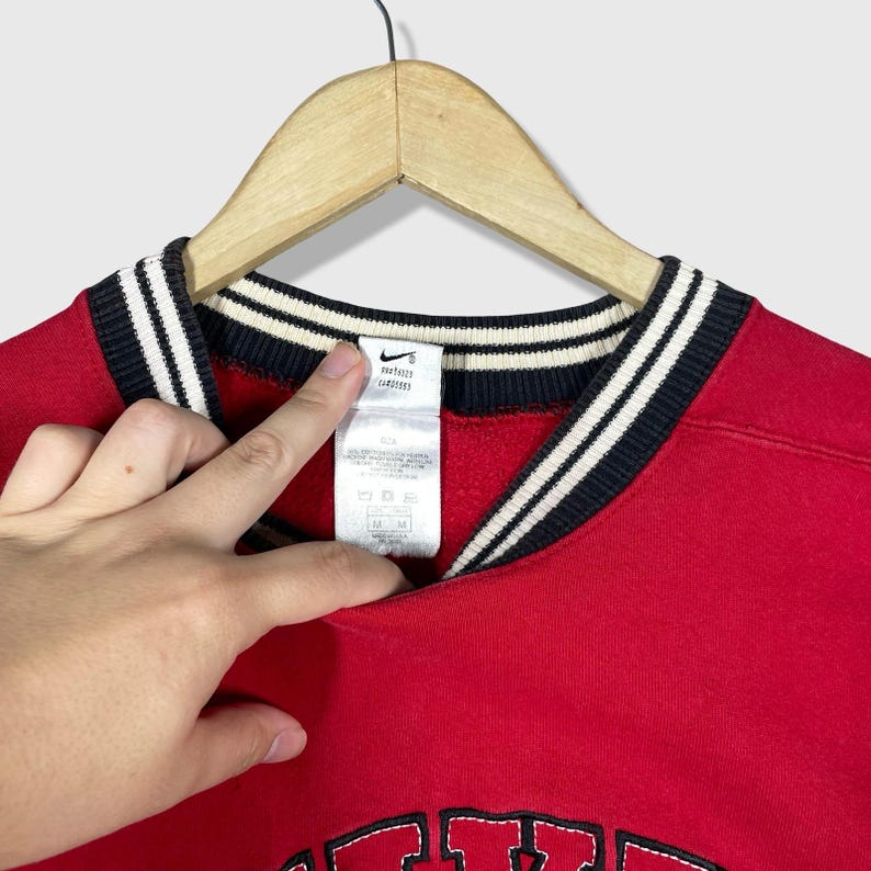 Nike Crewneck Sweatshirt Herr M Röd Vintage Basketball Sportswear Broderad bild 4