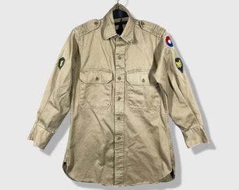 Camicia militare utility senza marchio da uomo taglia S color cuoio con toppe vintage dell'esercito, abbigliamento da lavoro