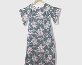 Vintage 50-tals Hoaloha blommig maxiklänning damstorlek flerfärgad kimonoärm hawaiian
