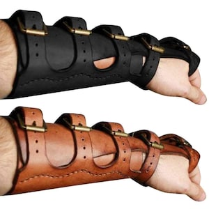 Woodland Brown Leather Arm Guard and 3 Finger Shooting Tab. Bow Hand Shooting Glove